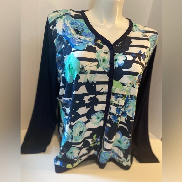 Luciana Knitwear~NWT~Soft~Beaded~Floral/Striped~Button Closure~Knit Top~Size 4X - Picture 6 of 15